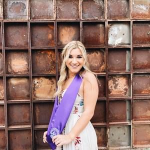 Meet your Posher, Mia